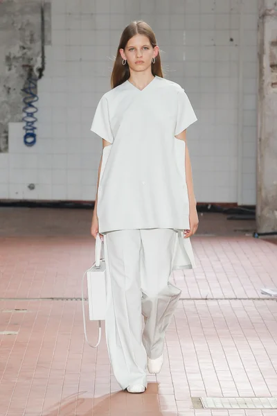 Look 1
